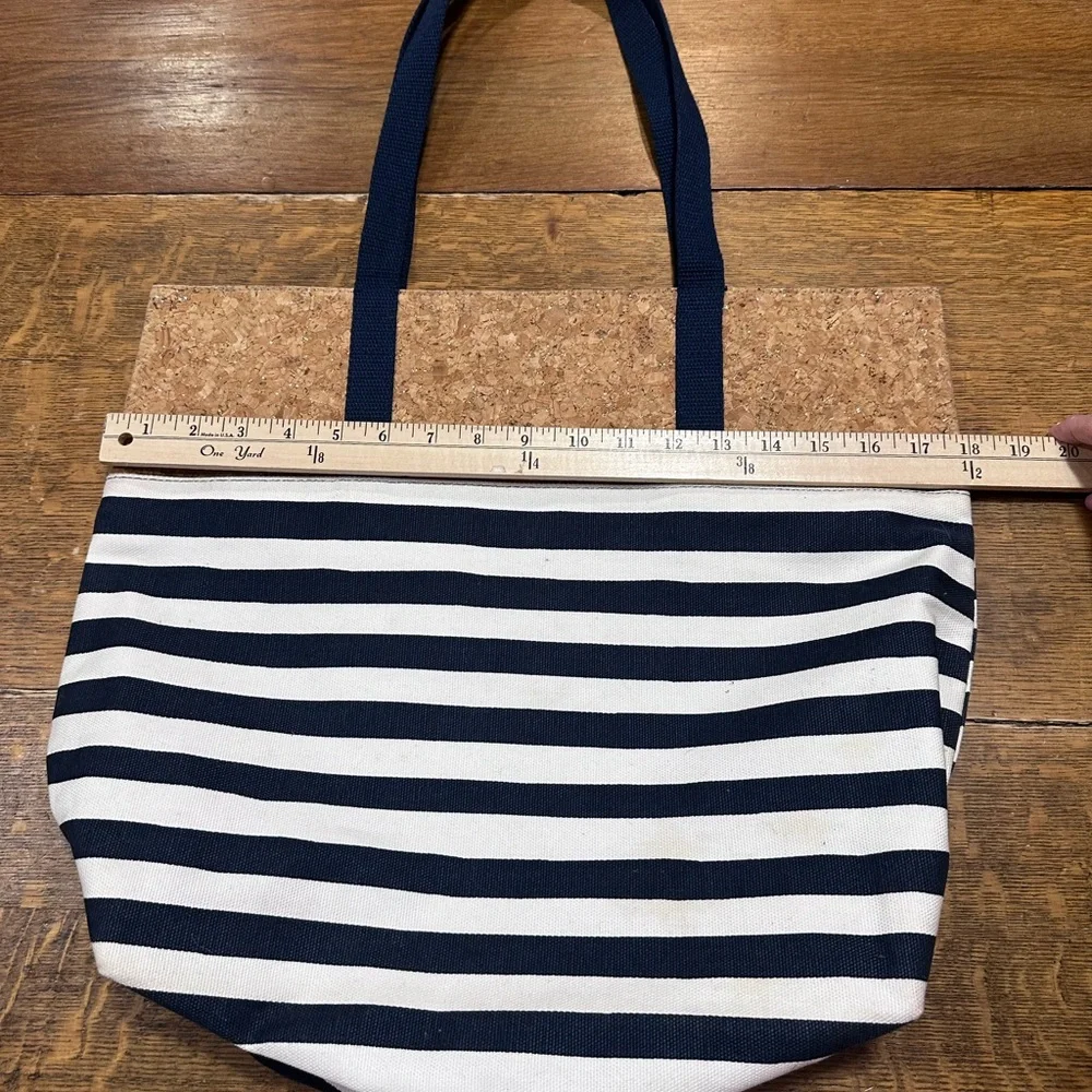 Thirty‎ one cork Striped Navy and White Tote Bag zippered beach